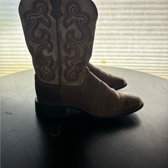 Ariat boots - Picture 2 of 6